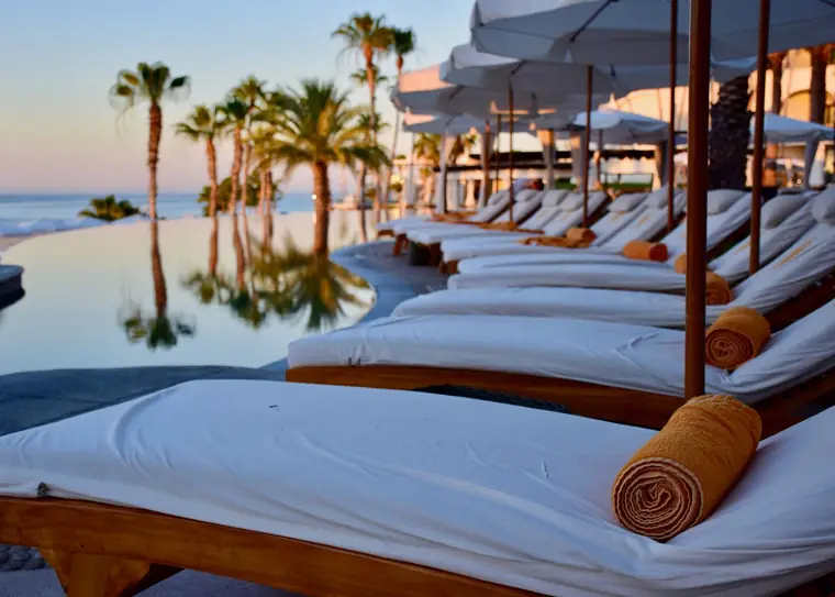 Luxury vacation rental with infinity pool